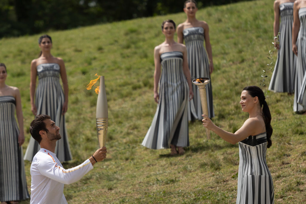 immagine Il viaggio verso Parigi della torcia olimpica