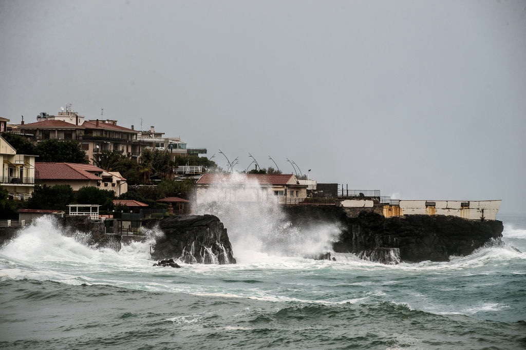 Mareggiata a Catania dovuta al forte maltempo che ha colpito la Sicilia orientale (Fabrizio Villa/Getty Images)