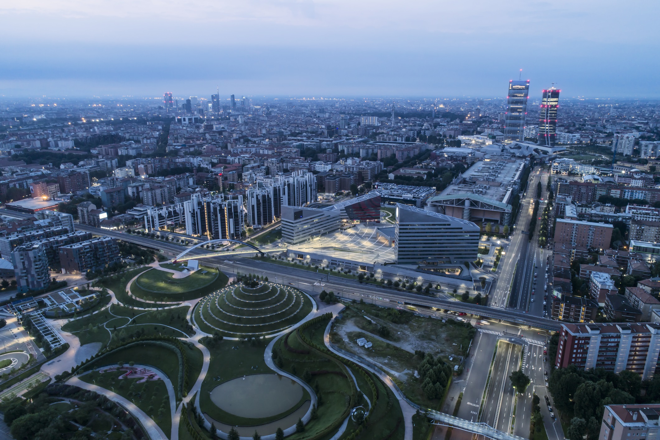 Una veduta di Milano, città che ospita anche la community del Fintech Distrct (Getty Images)