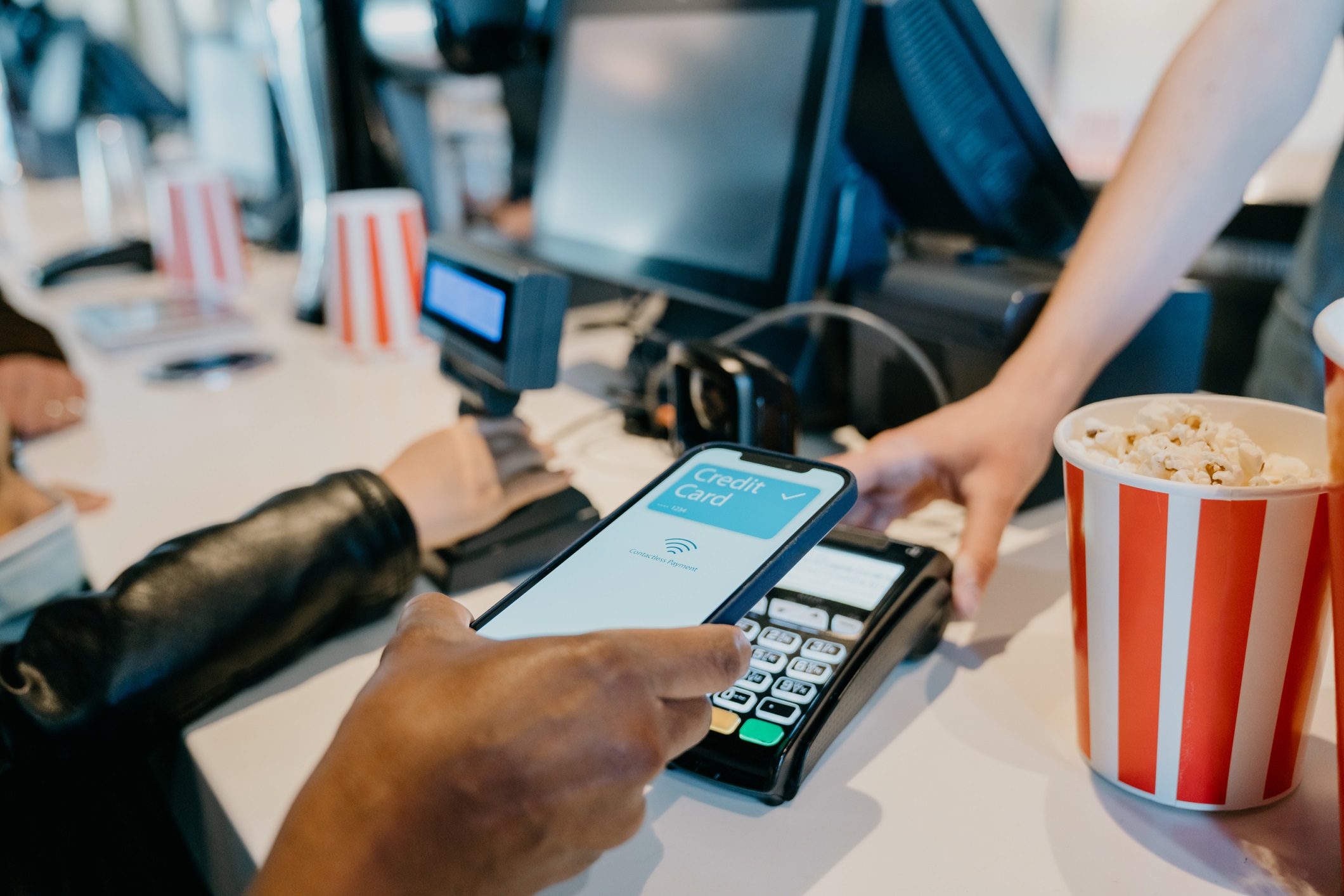 Cresce sempre di più l'utilizzo di pagamenti contactless (Getty Images)