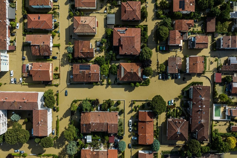La cittadina di Lugo, in provincia di Ravenna, vista dall'alto durante la recente ondata di maltempo (Cecilia Fasciani / NurPhoto via Getty Images)
