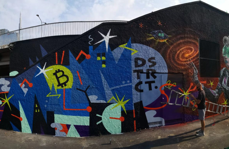 Il murale donato a Milano dal Fintech District realizzato in zona Garibaldi
