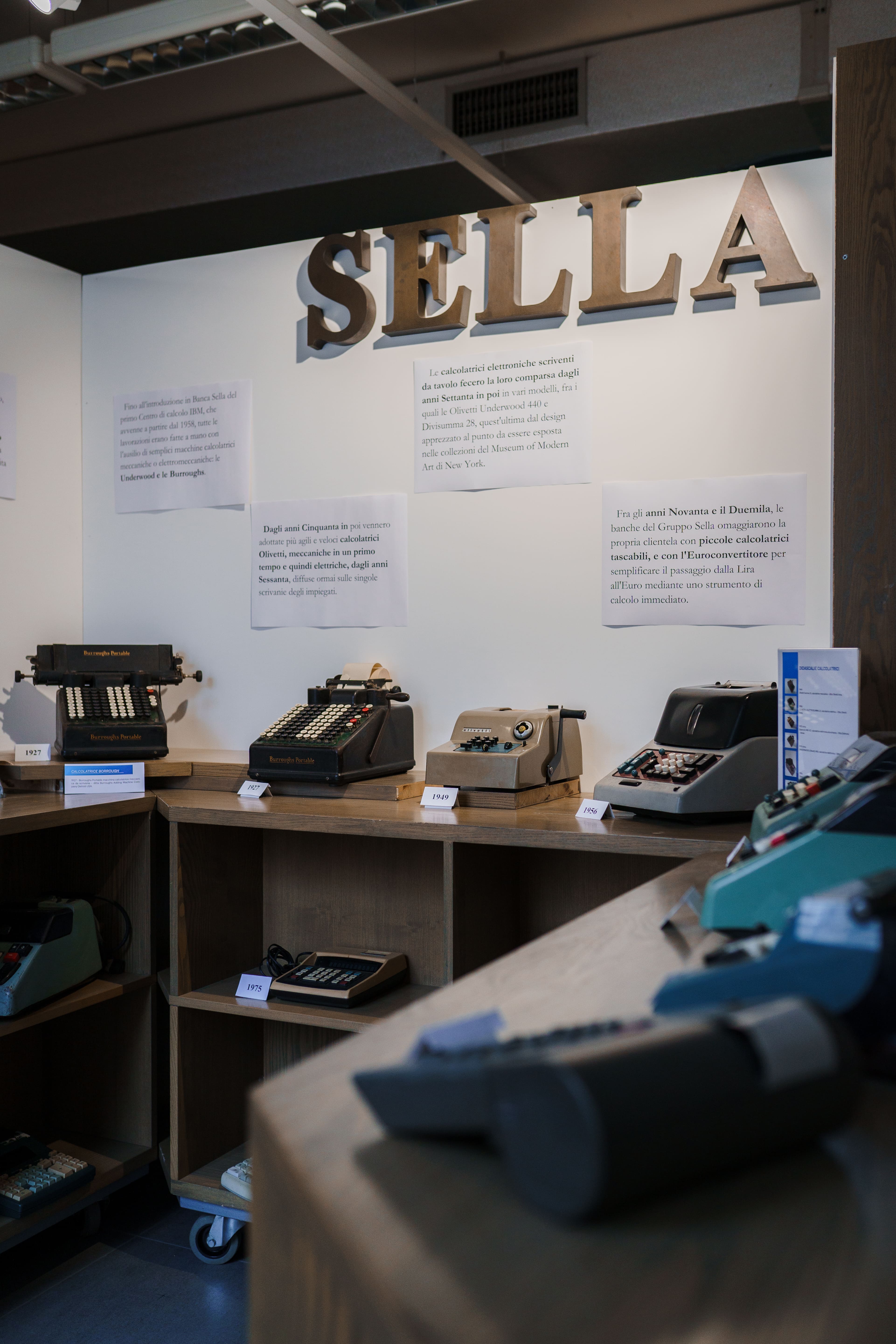 Una particolare del percorso espositivo dell'archivio storico del gruppo Sella
