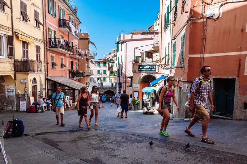 Con l'arrivo dei  turisti tornano a crescere i consumi (Photo by Raquel Maria Carbonell Pagola/LightRocket via Getty Images)