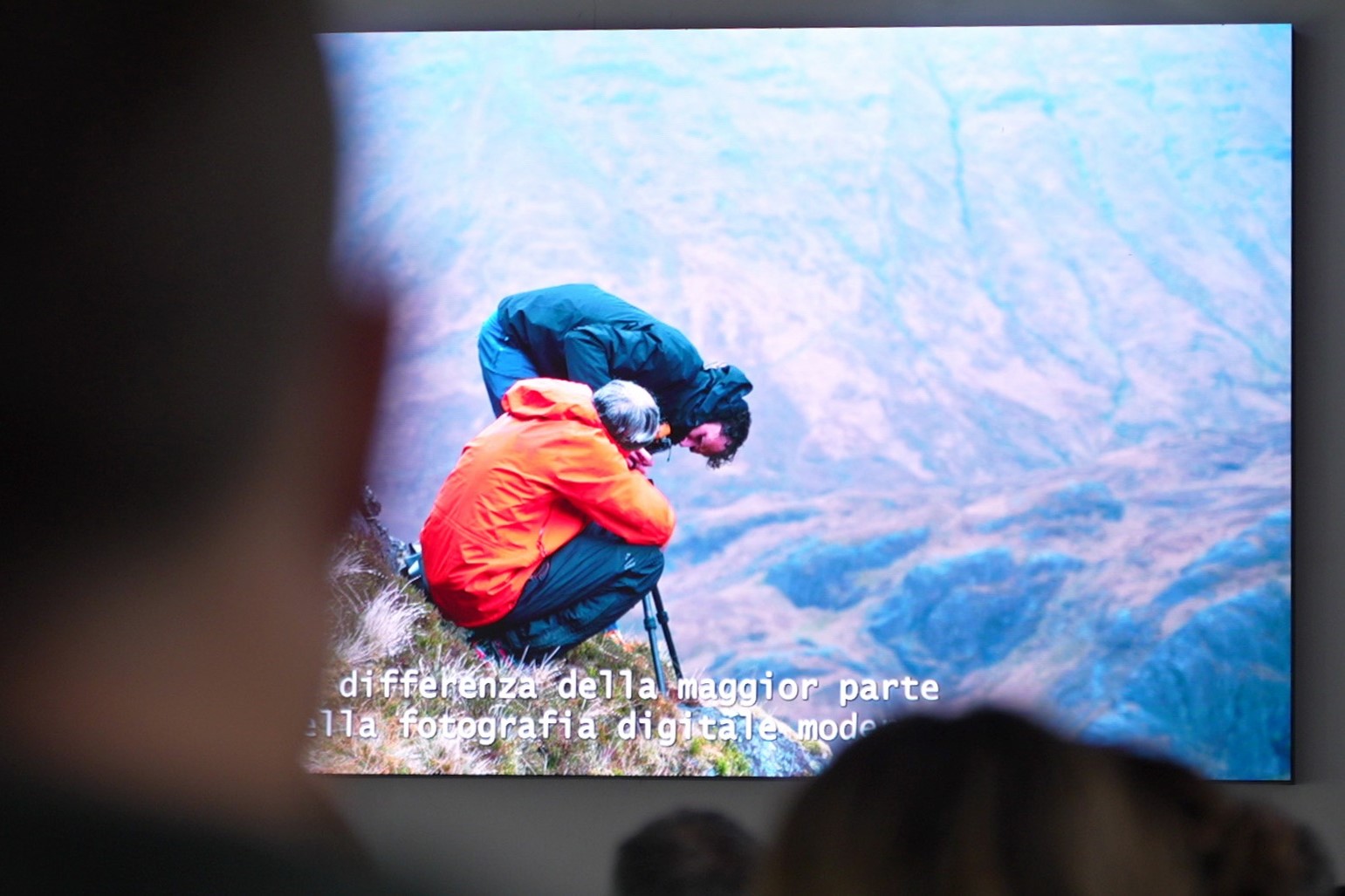 Quella foto passata alla storia che vale più di mille parole. Rivivi #CosaCambia dedicato al film “A Thousand Word”