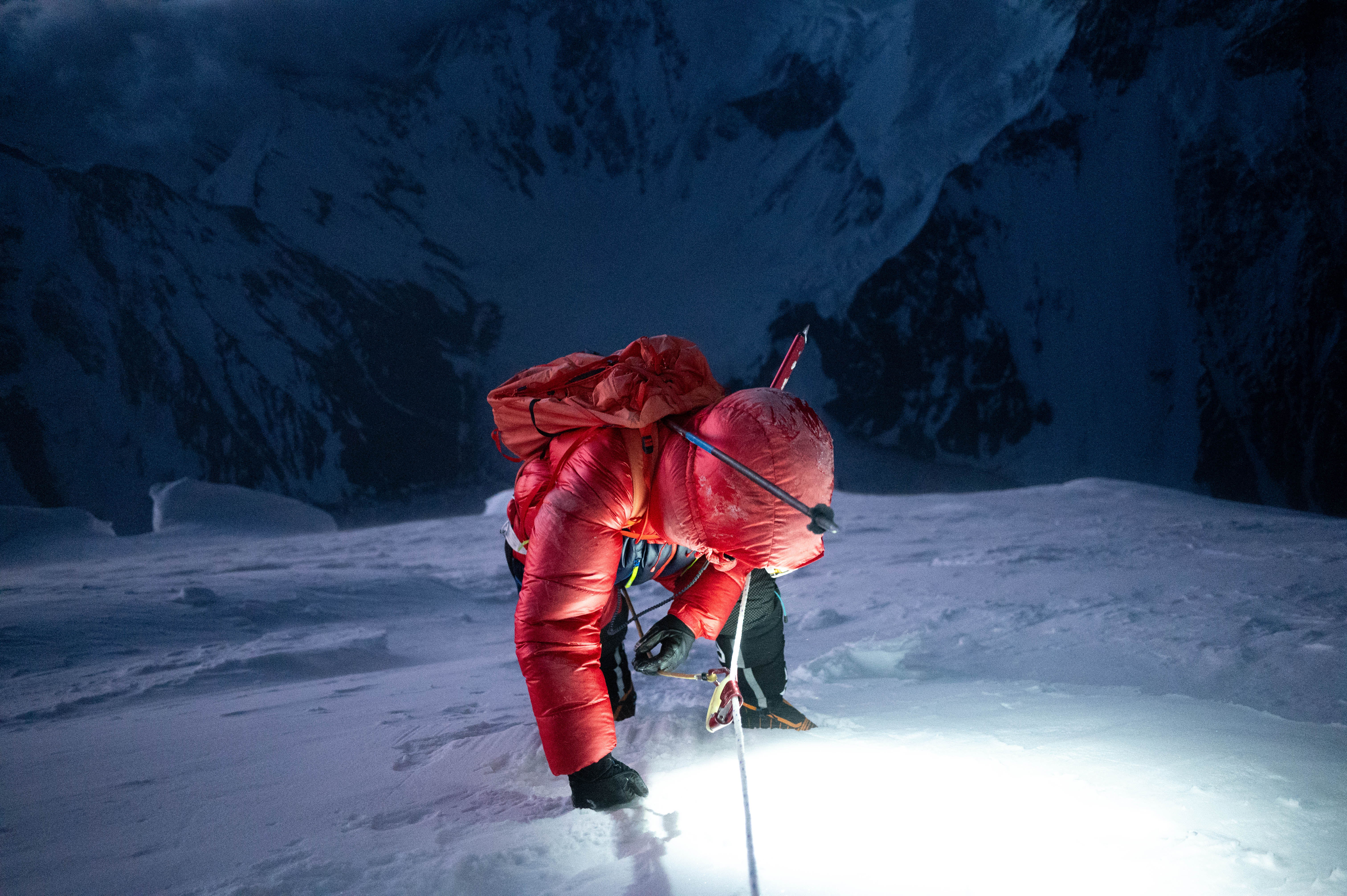 #CosaCambia, sulle vette del K2 o tra i ghiacci in Groenlandia fino all’Italia. Insieme per misurare la salute del pianeta (e la nostra)