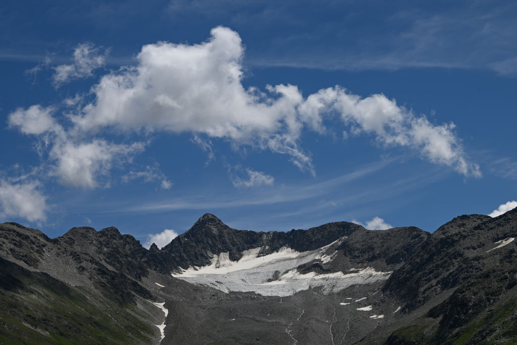 Quella montagna che ci interroga e quel tempo che scivola via