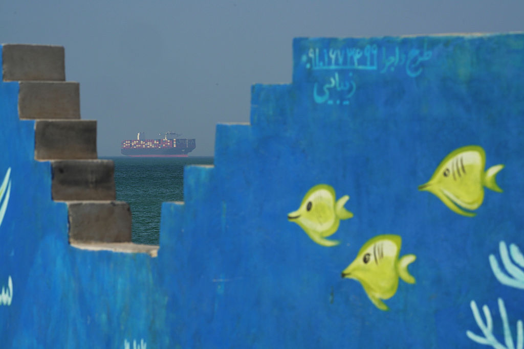 Dalla chiusura di Hormuz alla distanza tra economia reale e mercati finanziari, ecco perché oggi si naviga a vista