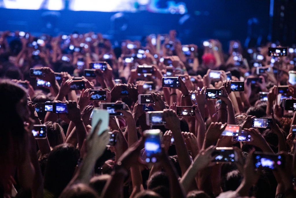 Quei servizi tagliati su misura delle persone e dei loro diritti. Tutti dentro uno smartphone