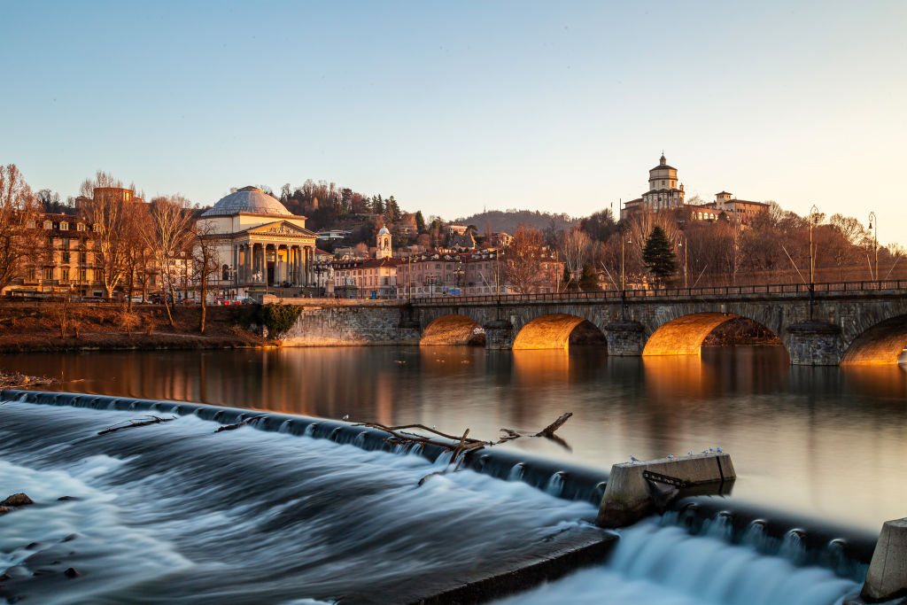 Quella traversata senza sosta nel tempo e nello spazio: dalle rive biellesi del torrente Cervo a quelle torinesi del Po