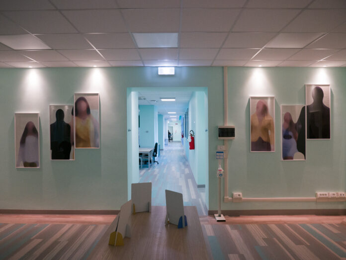 An emotional drug: an art exhibition in the hospital to support the work of doctors and nurses