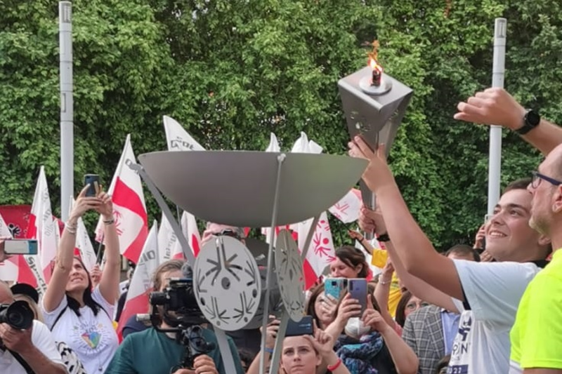 La fiaccola degli Special Olympics attraversa la città di Biella